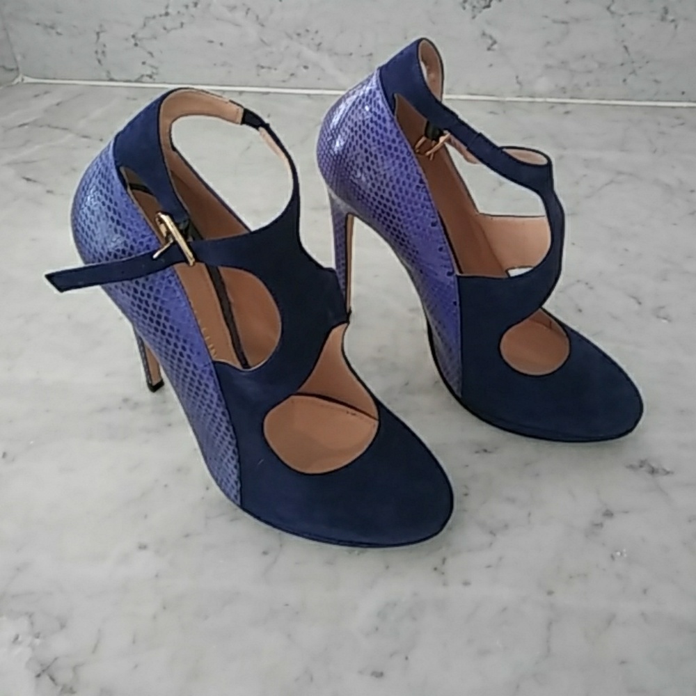 Chloe Gosselin foxglove suede snake cut out pumps